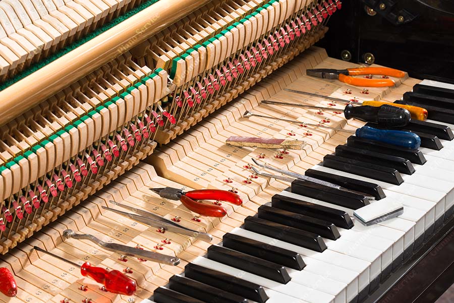 Professional-Piano-Tuner